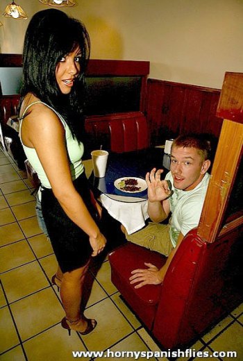 Секс с официанткой. Фото 1