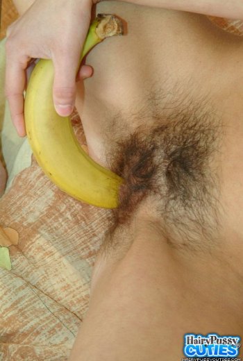 Мастурбация бананом. Фото 3